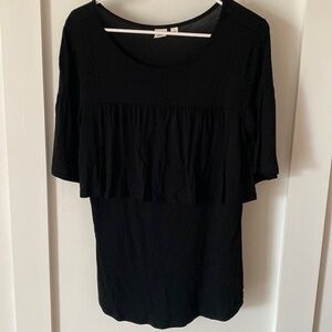 GAP maternity ruffle blouse